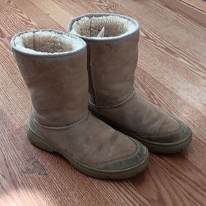 Ugg sheepskin boots